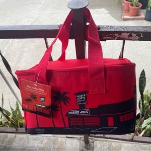 Viral Trader Joe's mini insulated lunch bag